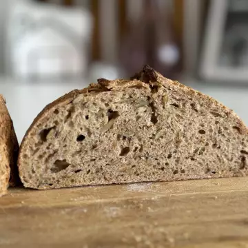 Spelt Bread with Seeds foto 7
