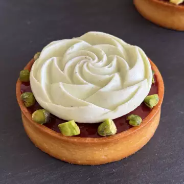 Pistachio-Raspberry Mini Tart photo 3