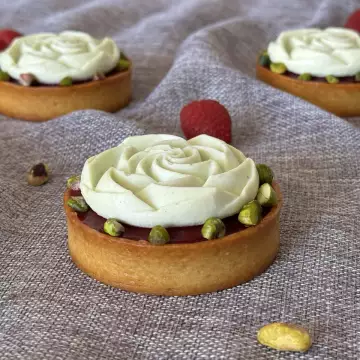 Pistachio-Raspberry Mini Tart photo 1